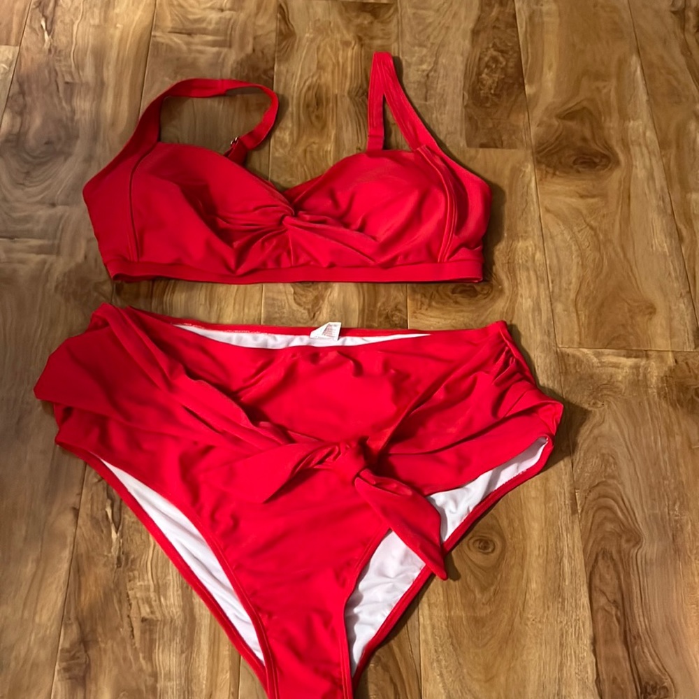 Red bikini 👙
